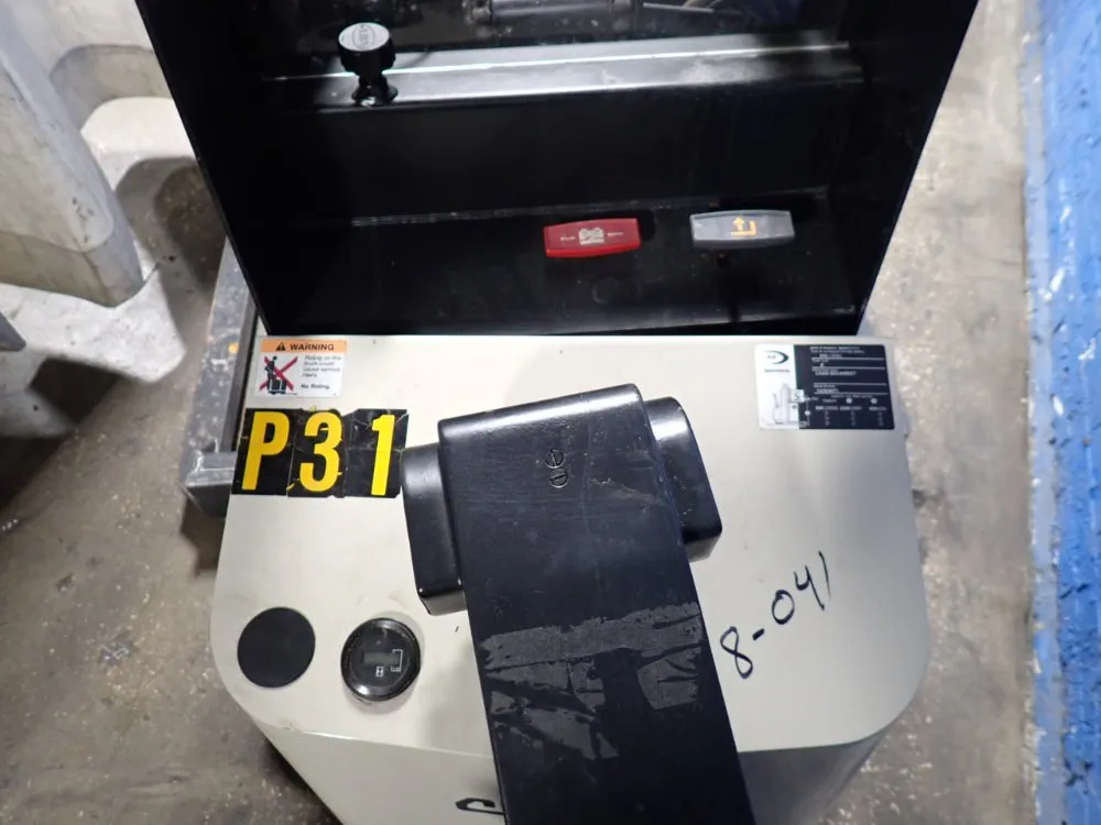 Crown Electric Straddle Lift