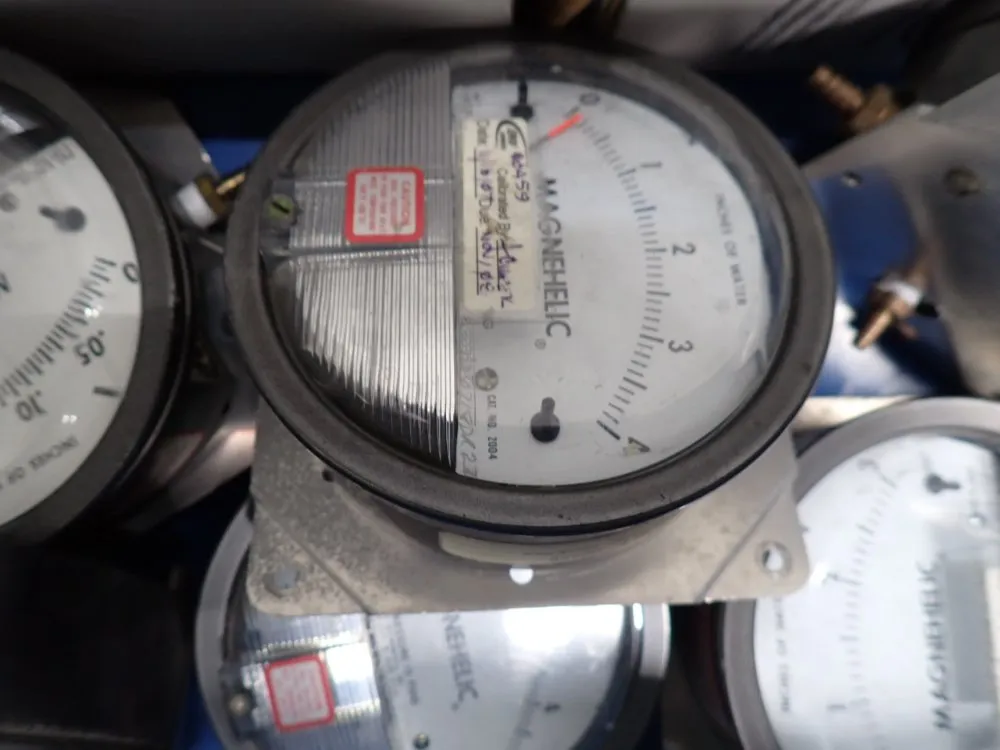 Dwyer Instruments Pressure Gauge - 2003