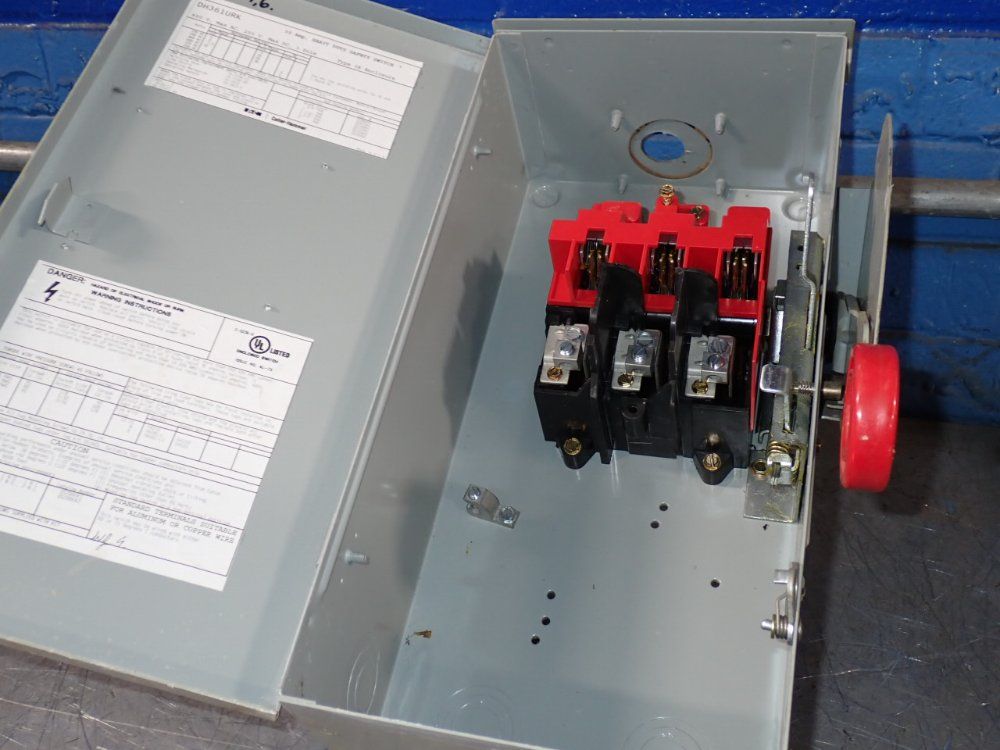 Cutler Hammer 30 Amp / 600 Vac Non Fusible Disconnect - Dh361urk