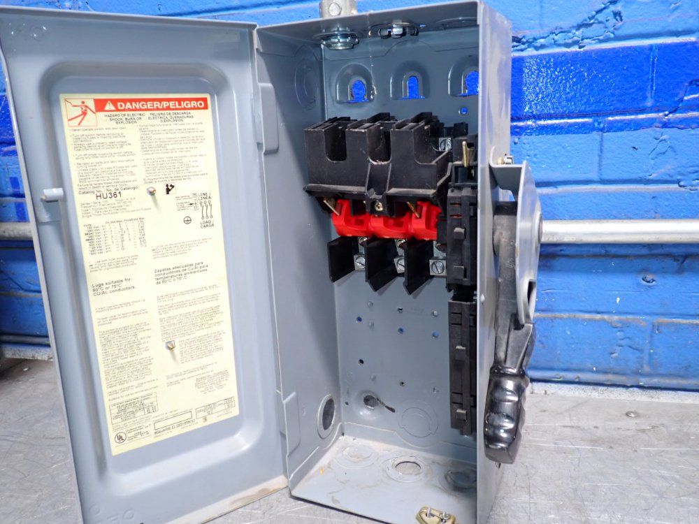 Square D 30 Amp / 600 Vac Non Fusible Disconnect - Hu361