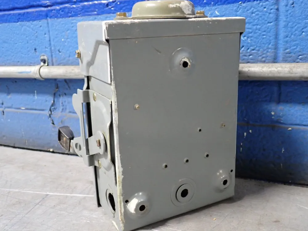 Square D 30 Amp / 240 Vac Non Fusible Disconnect - Du321rb