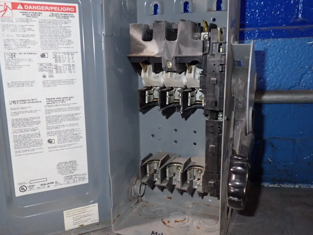 Square D 30 Amp / 600 Vac Fusible Disconnect - H361