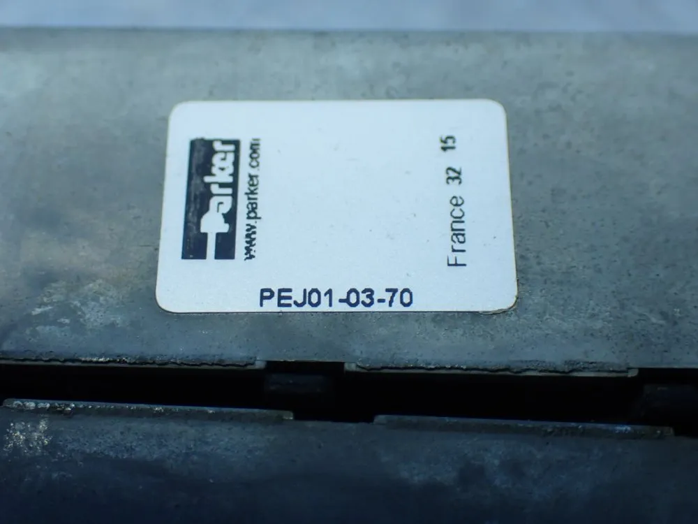 Parker Pneumatic Valve Base Plate Unit - Pej01-03-70