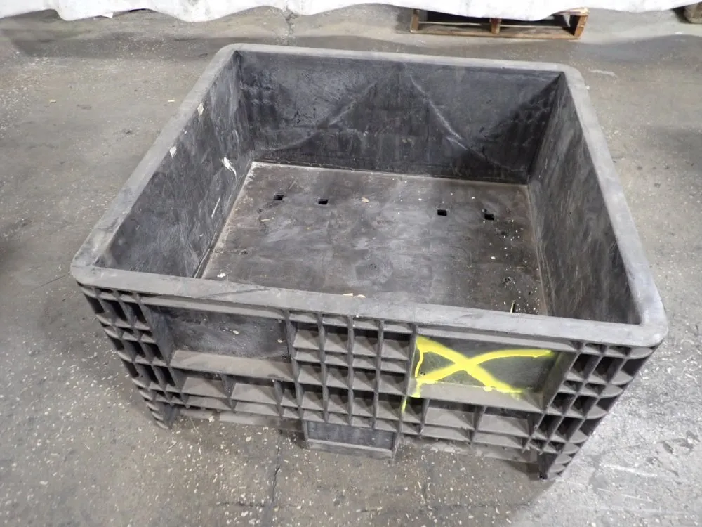 27 1/2" X 29 1/2" X 12" Stackable Plastic Basket