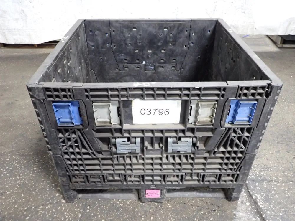 27 1/2" X 29 1/2" X 18" Plastic Collapsible Basket