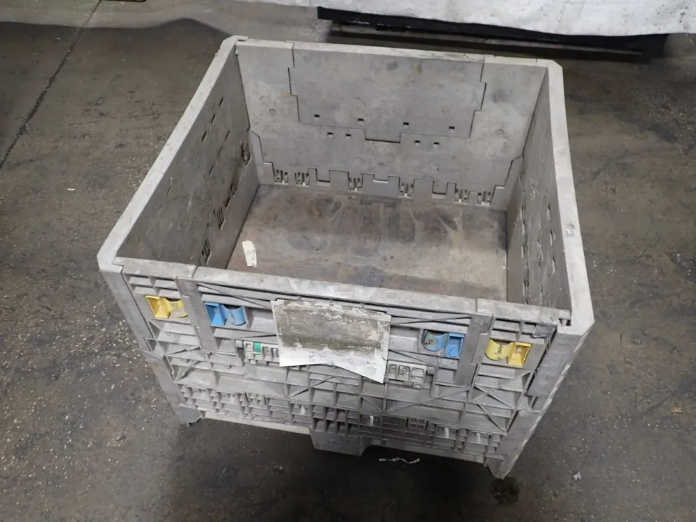 26 1/2" X 29" X 18" Plastic Collapsible Basket