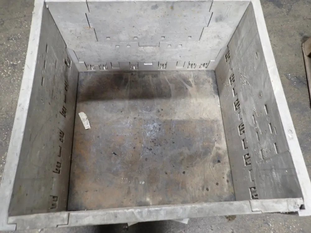 26 1/2" X 29" X 18" Plastic Collapsible Basket