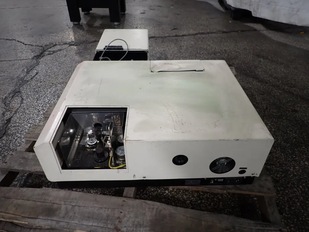 Shimadzu Spectrophotometer - Uv-3101pc