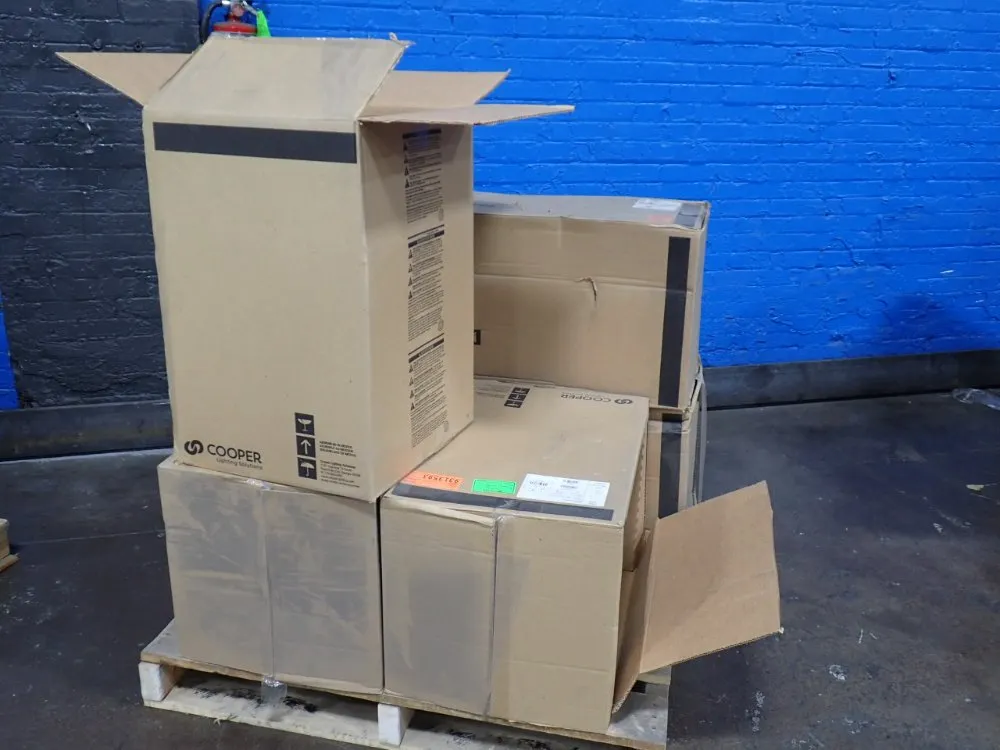 Cooper Lighting Solutions Exterior Light Fixture - Lxf1ssw233uo295