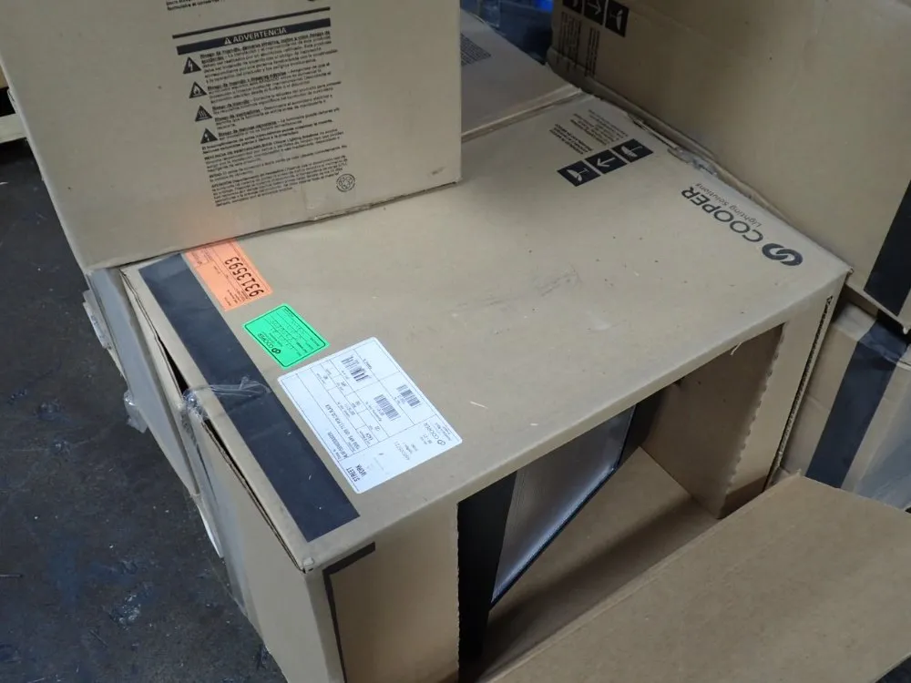 Cooper Lighting Solutions Exterior Light Fixture - Lxf1ssw233uo295