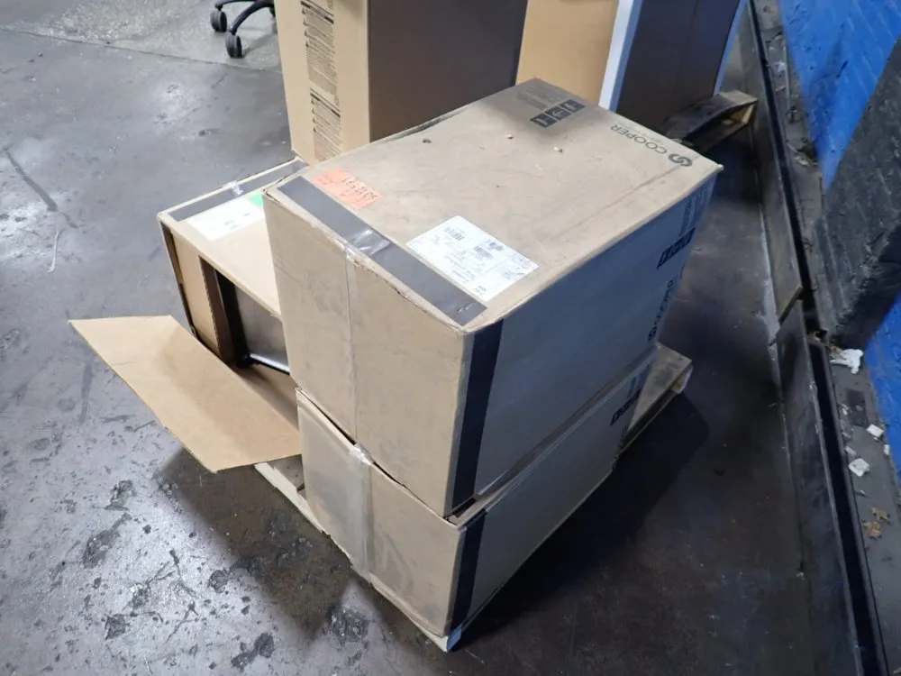 Cooper Lighting Solutions Exterior Light Fixture - Lxf1ssw233uo295