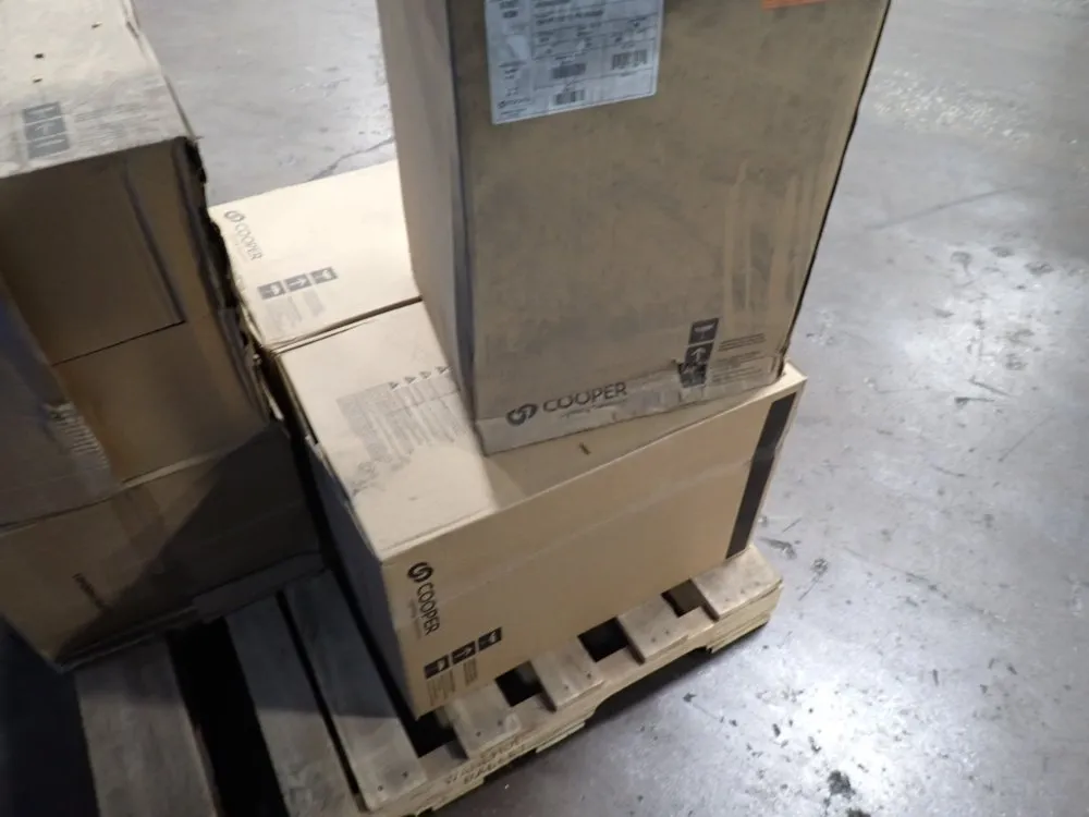 Cooper Lighting Solutions Exterior Light Fixture - Lxf1ssw233uo295