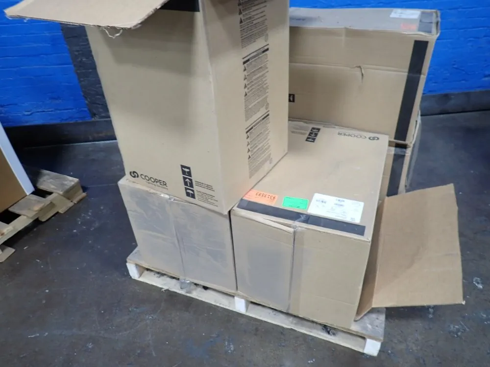 Cooper Lighting Solutions Exterior Light Fixture - Lxf1ssw233uo295