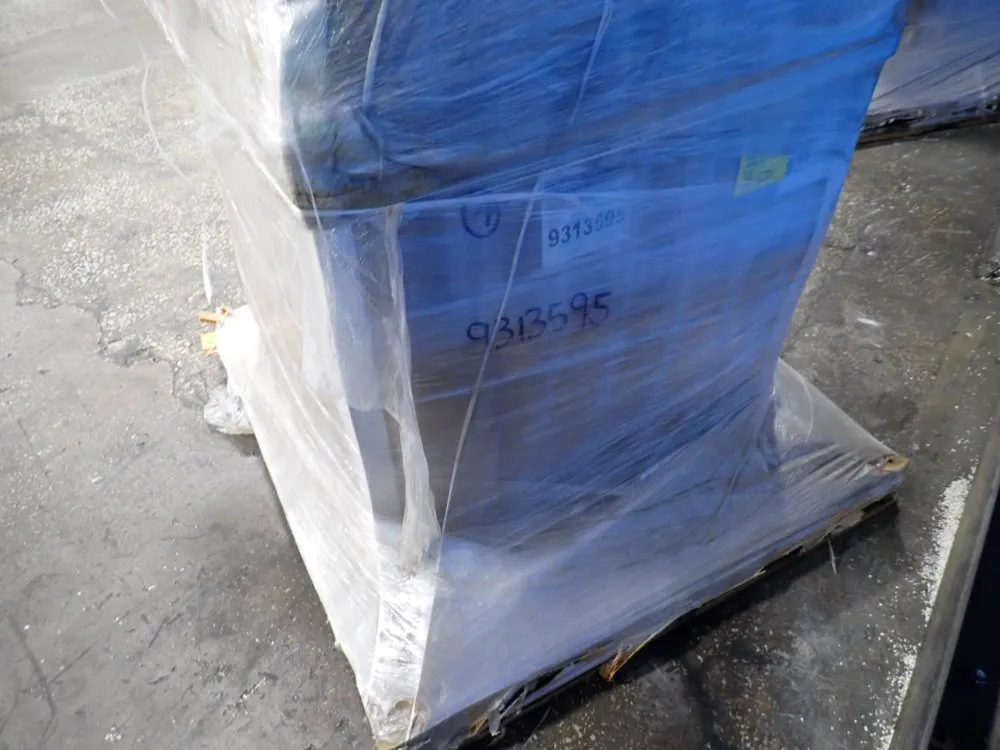 American Electric Lighting Exterior Light Fixture - Aup15srn120r3ayvxnlldrrfd294205