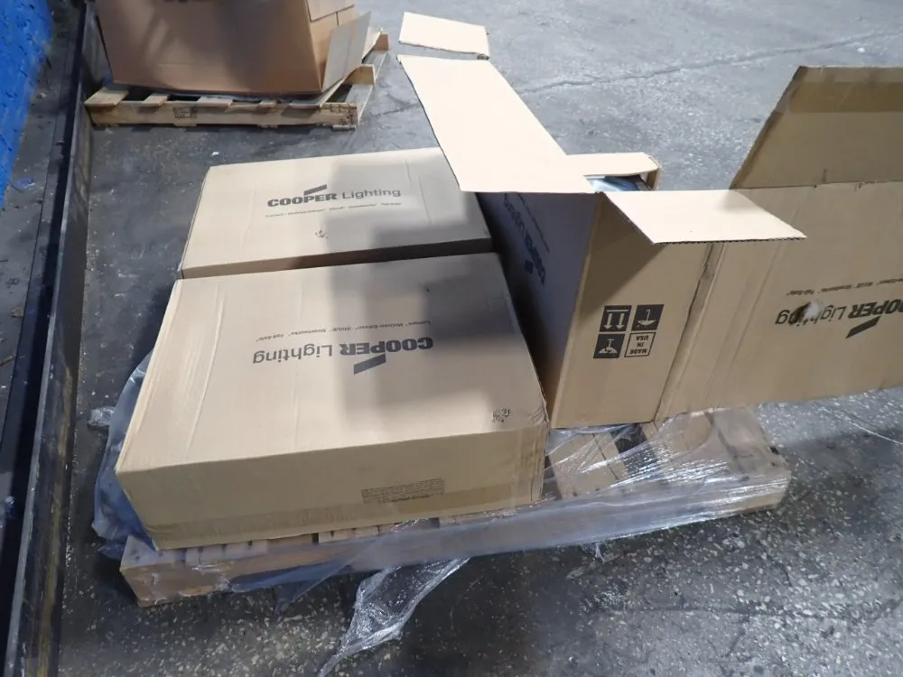 Cooper Lighting Exterior Light Fixture - Tru25sww3fu0149