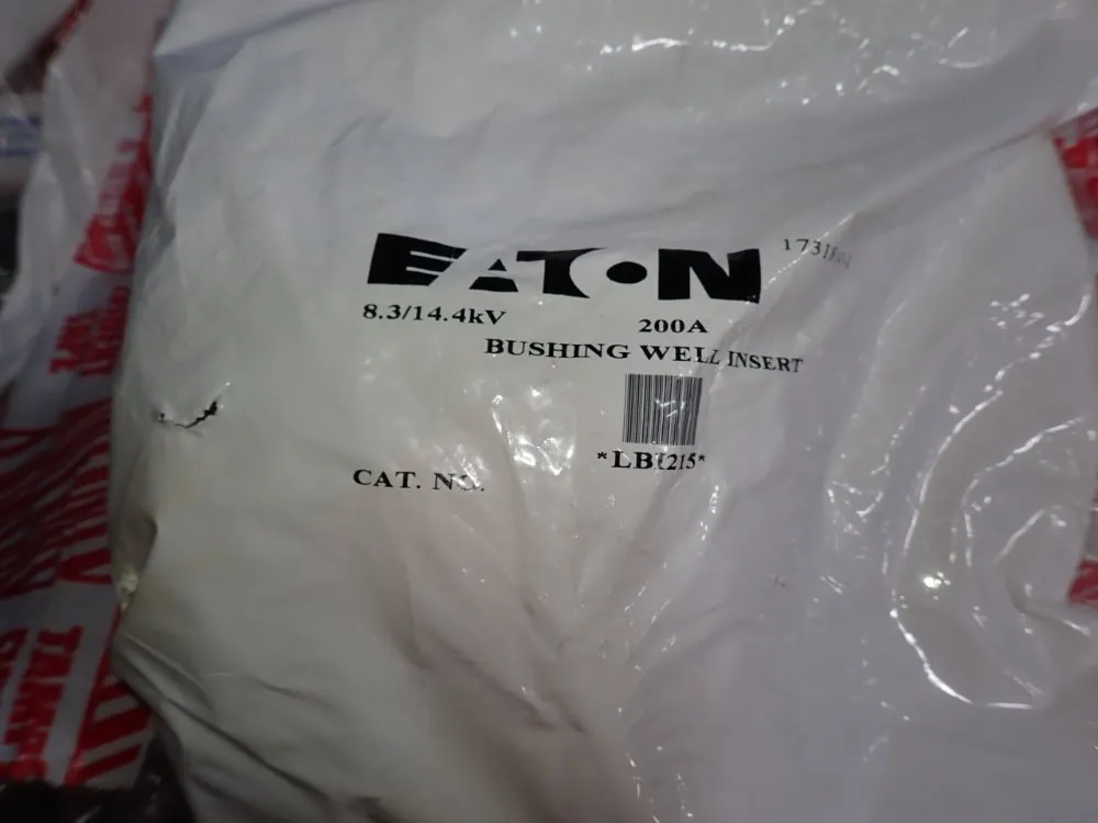 Eaton Bushing Well Inserts - Lbi215