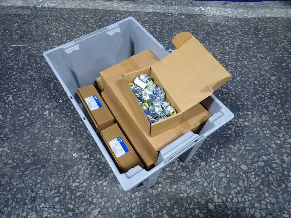 Eaton 3/4" Straight Male Connectors - Ltb75