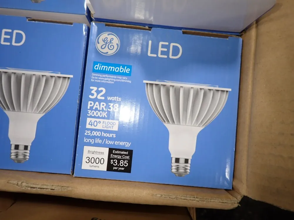 General Electric 32 Watts Led Floodlight Bulbs - Led32dp38w830/40