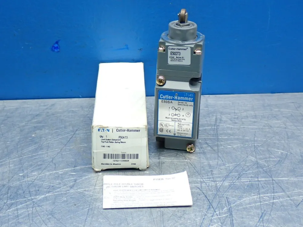 Eaton Heavy-duty Plug-in Limit Switch - E50at3