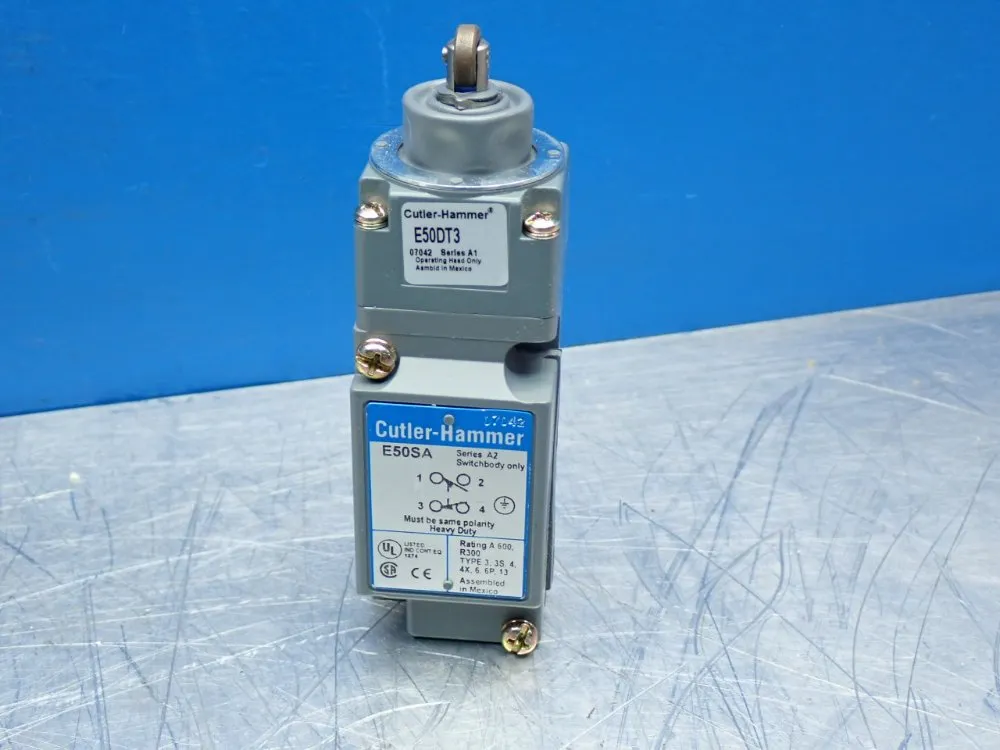Eaton Heavy-duty Plug-in Limit Switch - E50at3