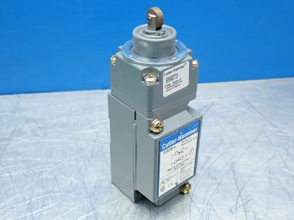 Eaton Heavy-duty Plug-in Limit Switch - E50at3