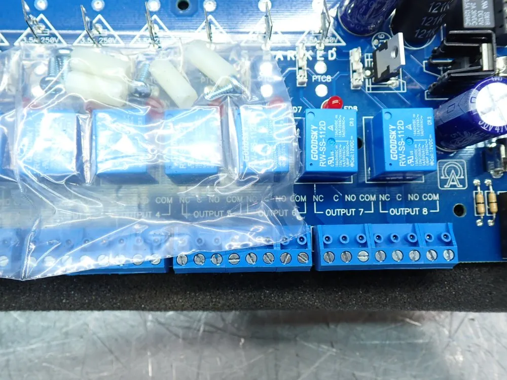 Altronix Access Power Controller - Acm8cb