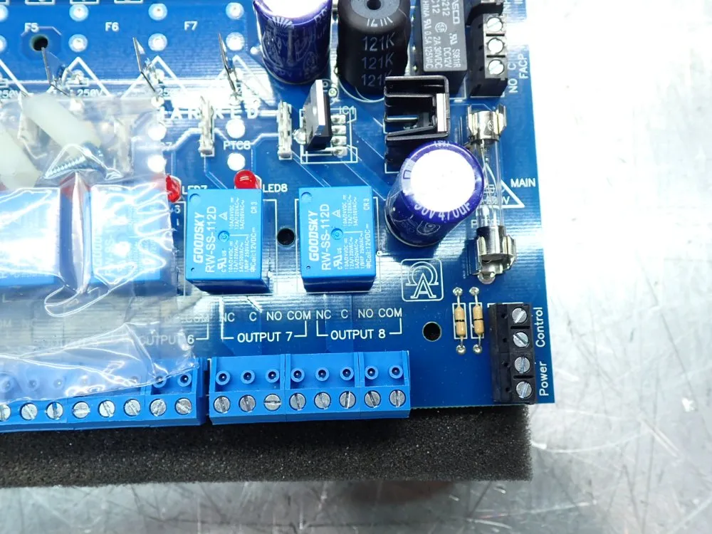 Altronix Access Power Controller - Acm8cb