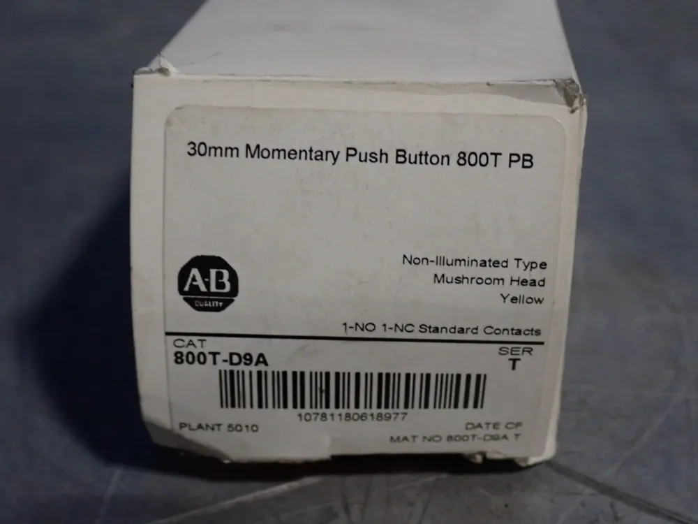 Allen Bradley Momentart Push Button - 800t-d9a