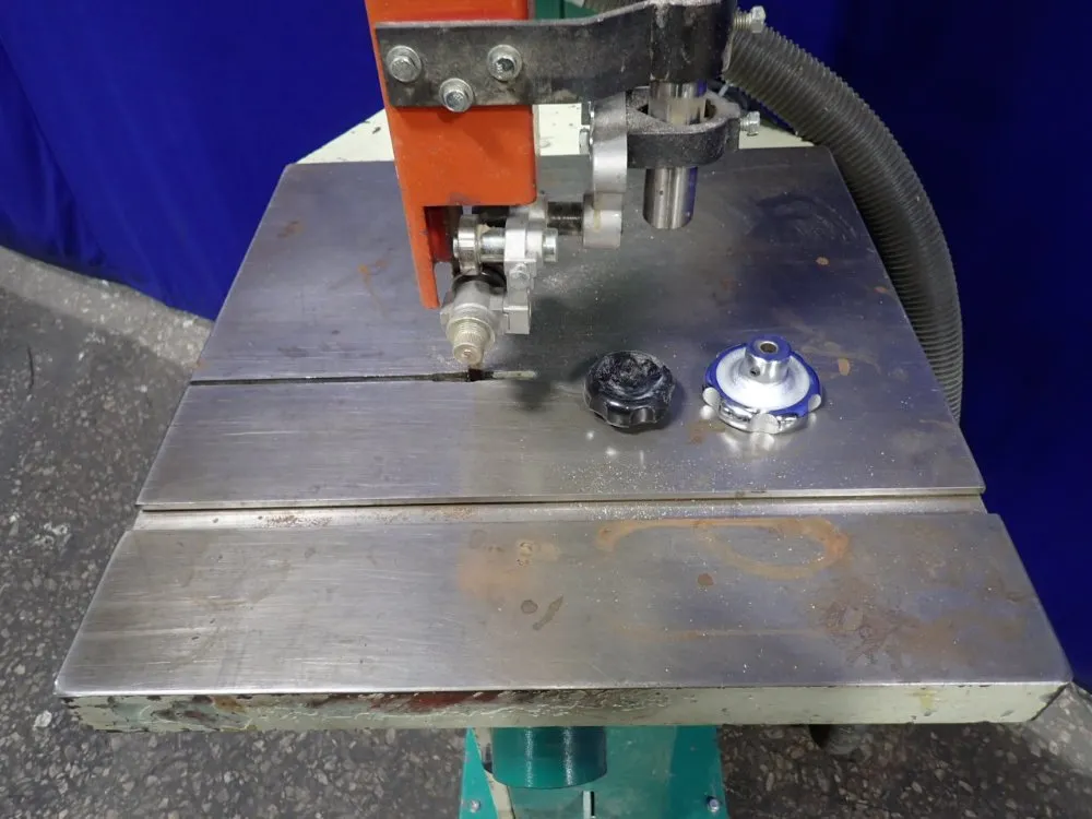 Grizzly Industrial Inc 19" Vertical Band Saw - G0511