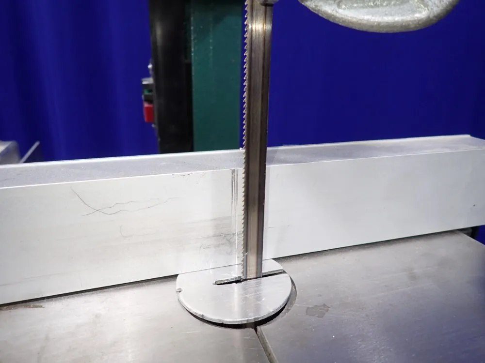 Grizzly Industrial Inc 13 1/2" Vertical Band Saw - G0555la35