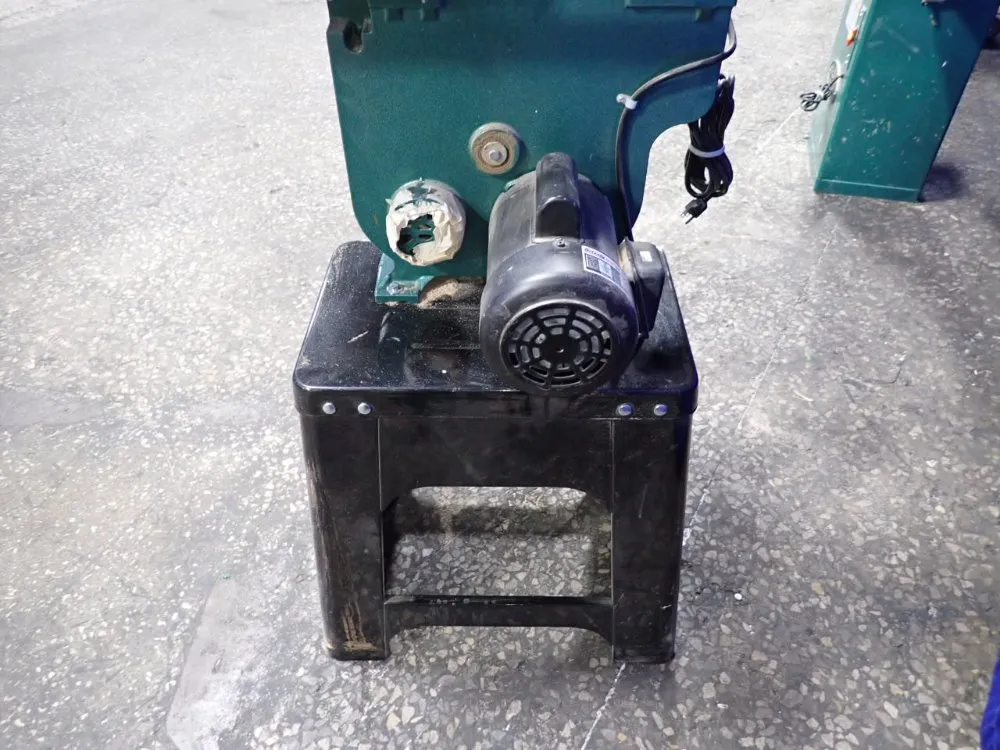 Grizzly Industrial Inc 13 1/2" Vertical Band Saw - G0555la35