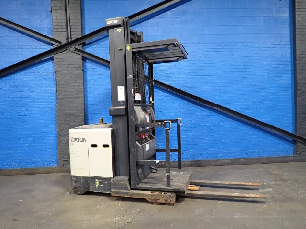 Crown 3000 Lbs Electric Order Picker - Sp3505-30
