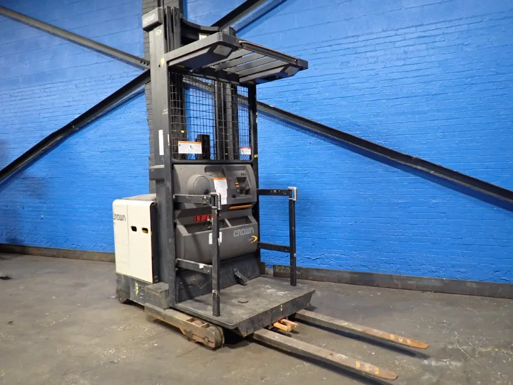 Crown 3000 Lbs Electric Order Picker - Sp3505-30
