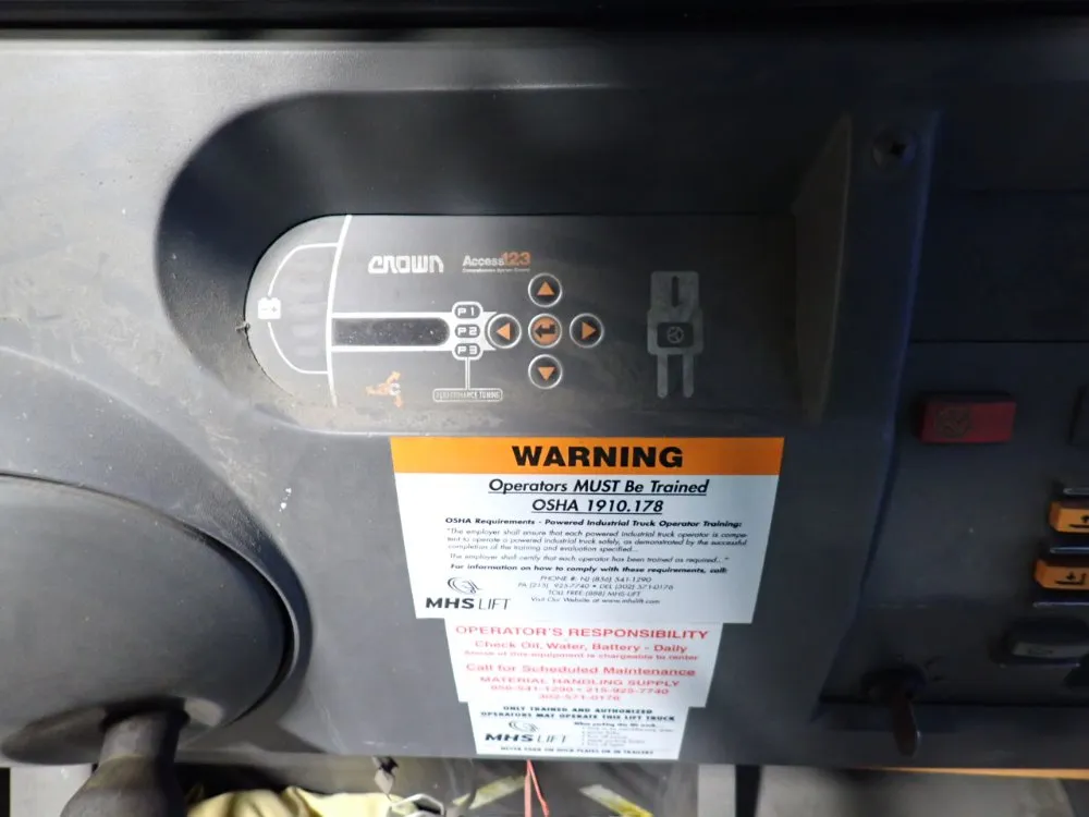 Crown 3000 Lbs Electric Order Picker - Sp3505-30