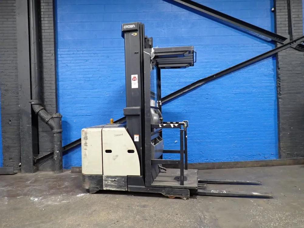Crown 3000 Lbs Electric Order Picker - Sp3505-30