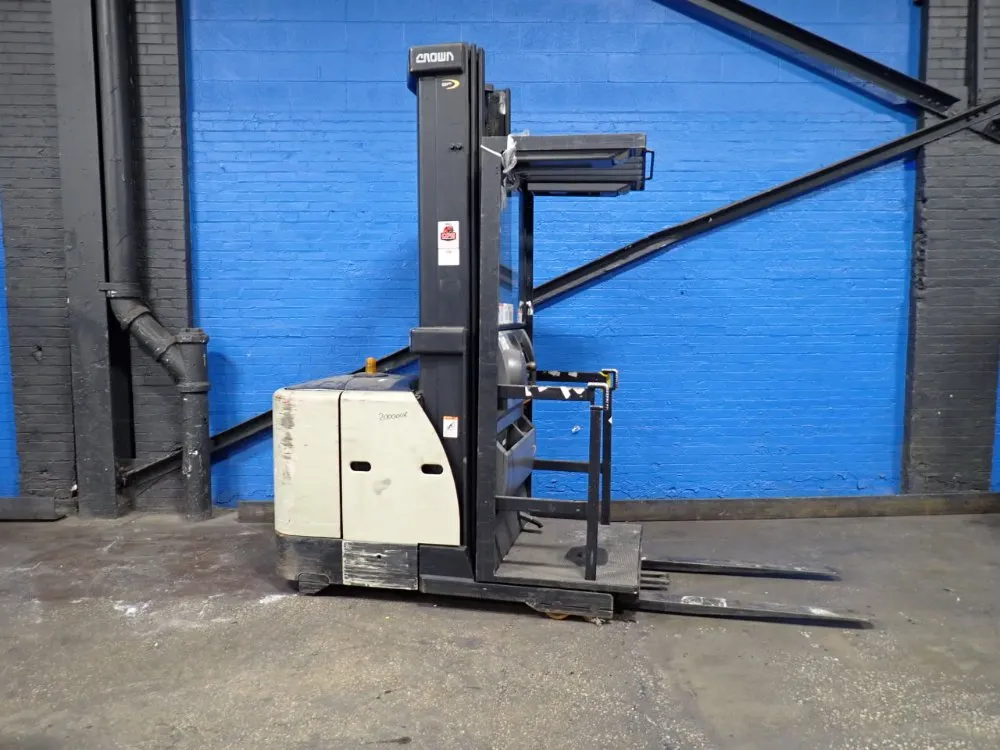 Crown 3000 Lbs Electric Order Picker - Sp3505-30