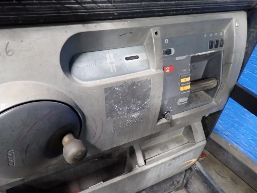 Crown 3000 Lbs Electric Order Picker - Sp3505-30