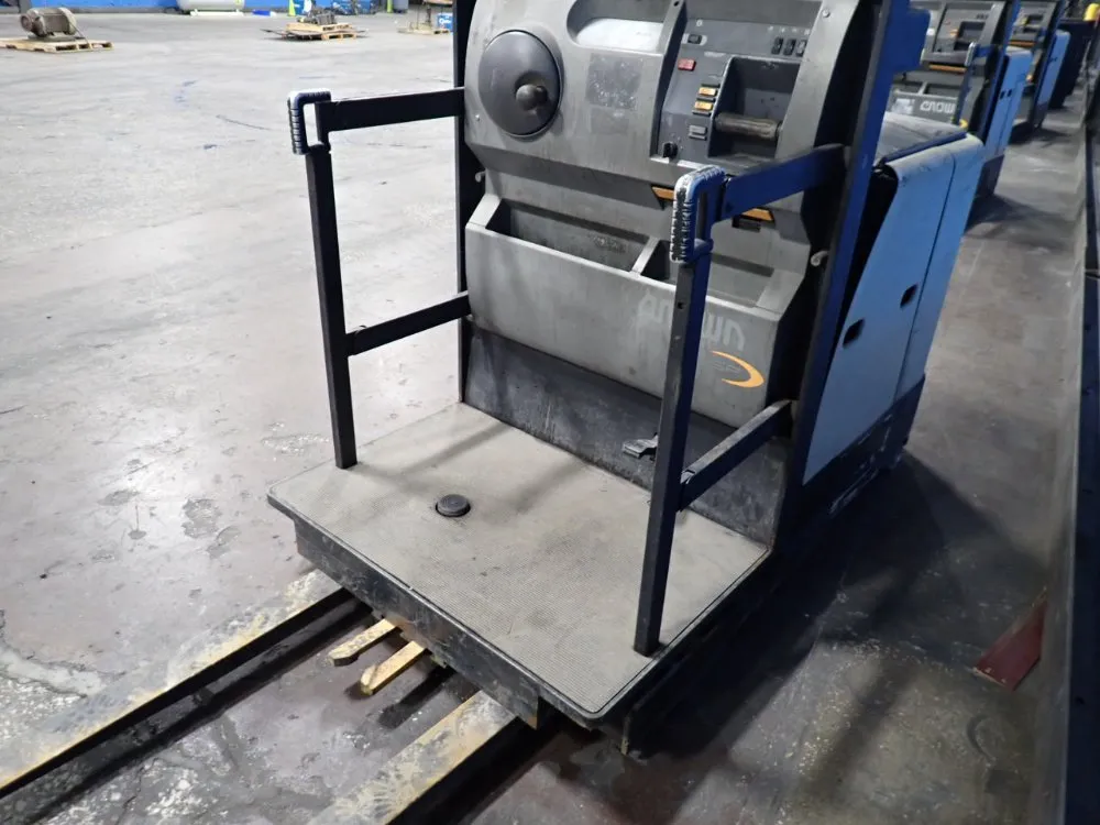 Crown 3000 Lbs Electric Order Picker - Sp3505-30