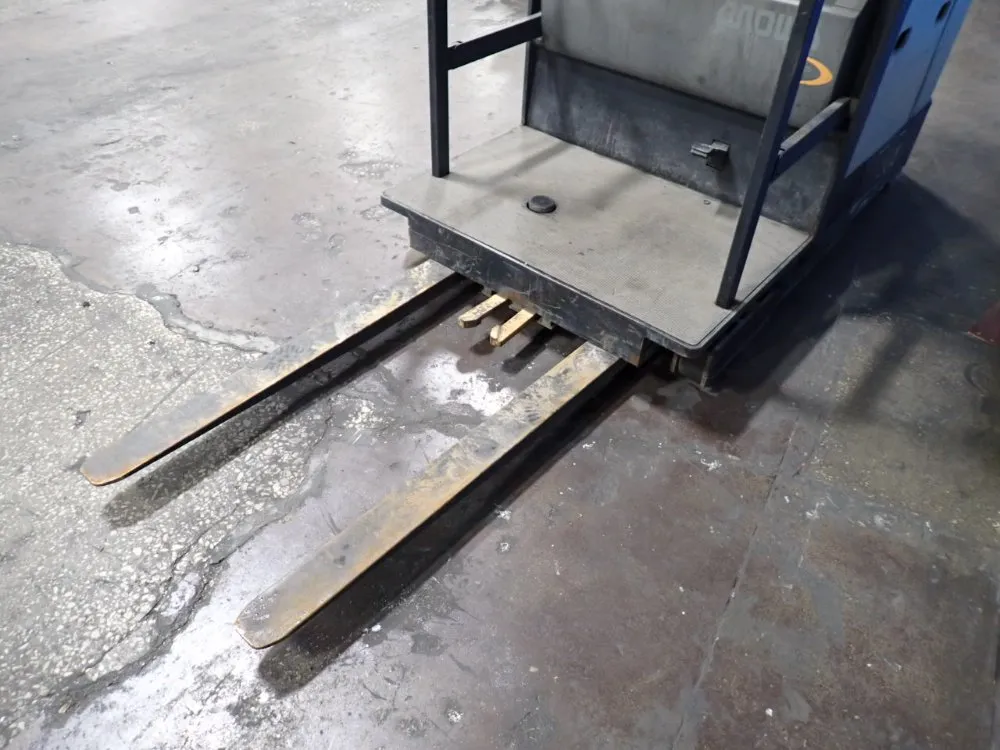 Crown 3000 Lbs Electric Order Picker - Sp3505-30