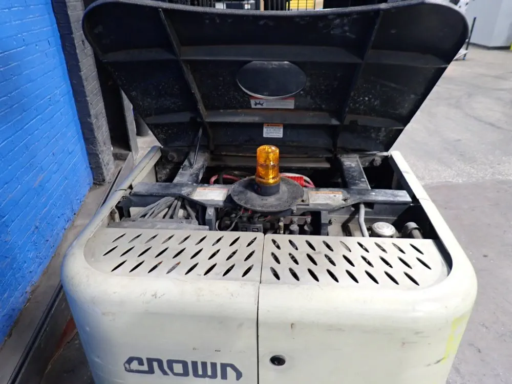 Crown 3000 Lbs Electric Order Picker - Sp3505-30