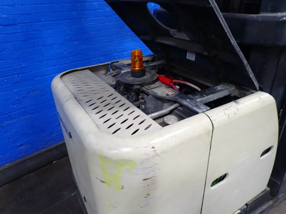 Crown 3000 Lbs Electric Order Picker - Sp3505-30