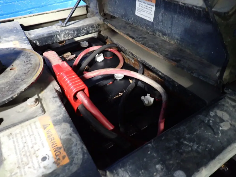 Crown 3000 Lbs Electric Order Picker - Sp3505-30