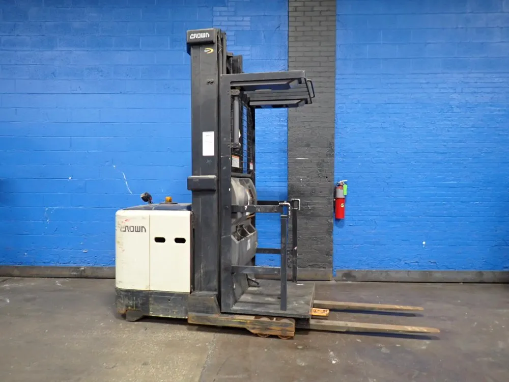 Crown 3000 Lbs Electric Order Picker - Sp3505-30
