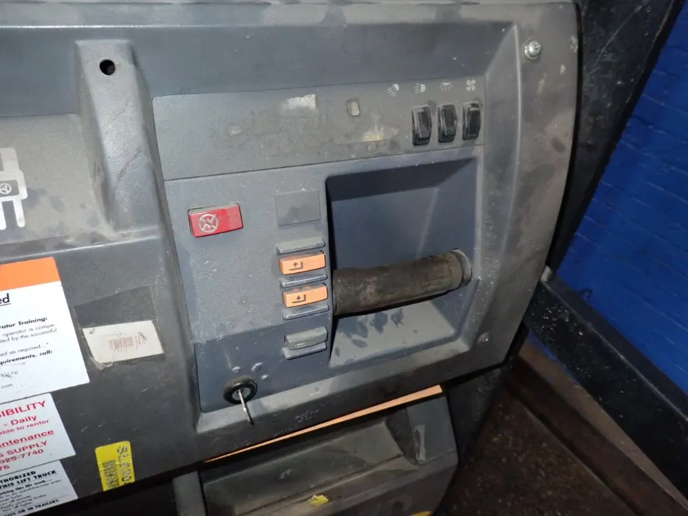 Crown 3000 Lbs Electric Order Picker - Sp3505-30