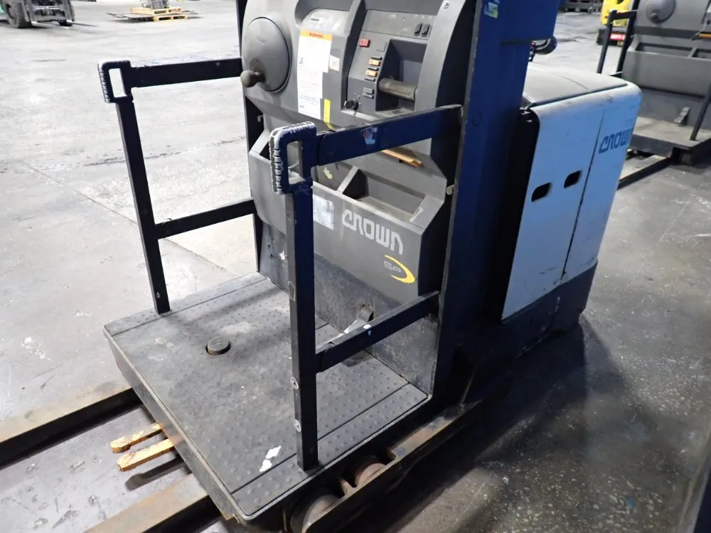 Crown 3000 Lbs Electric Order Picker - Sp3505-30