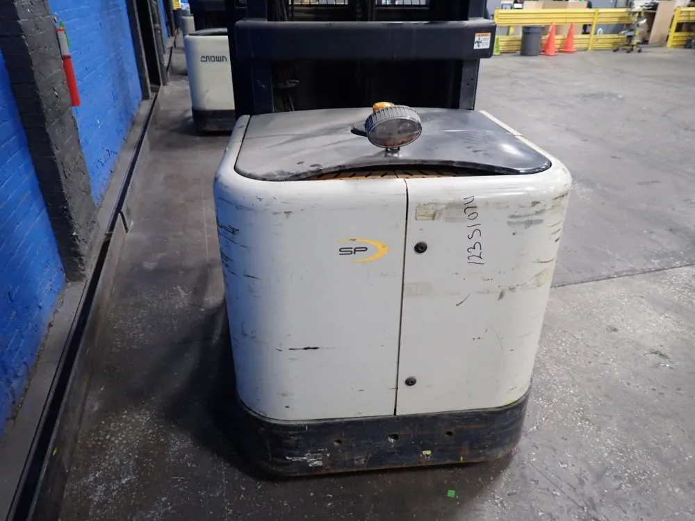 Crown 3000 Lbs Electric Order Picker - Sp3505-30