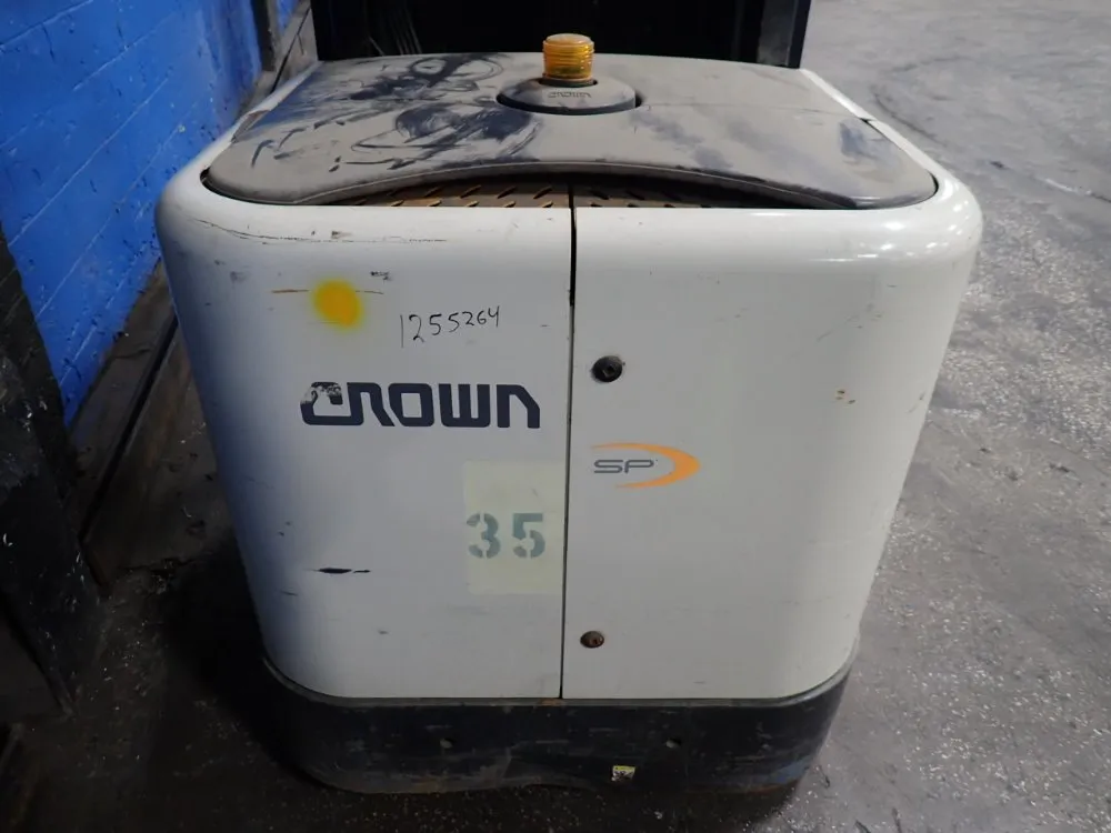 Crown 3000 Lbs Electric Order Picker - Sp3210-30