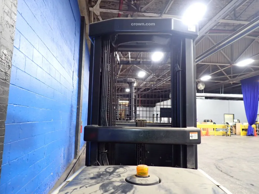 Crown 3000 Lbs Electric Order Picker - Sp3210-30