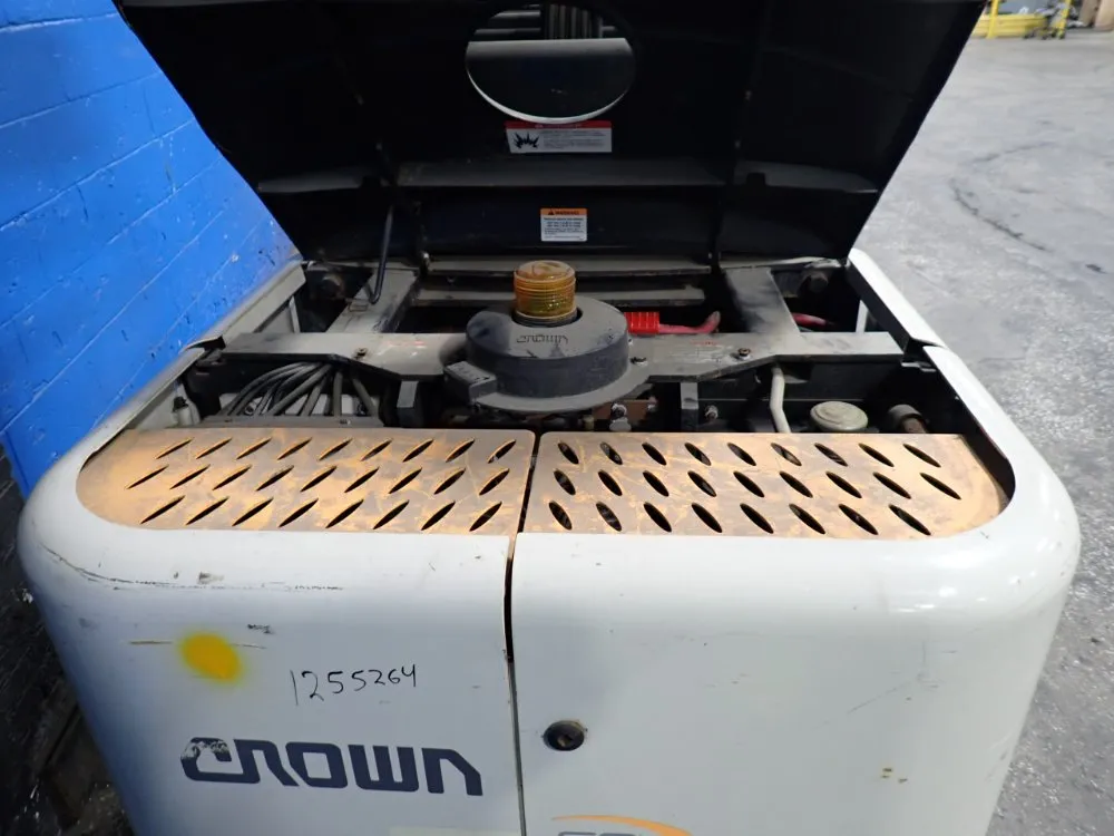 Crown 3000 Lbs Electric Order Picker - Sp3210-30