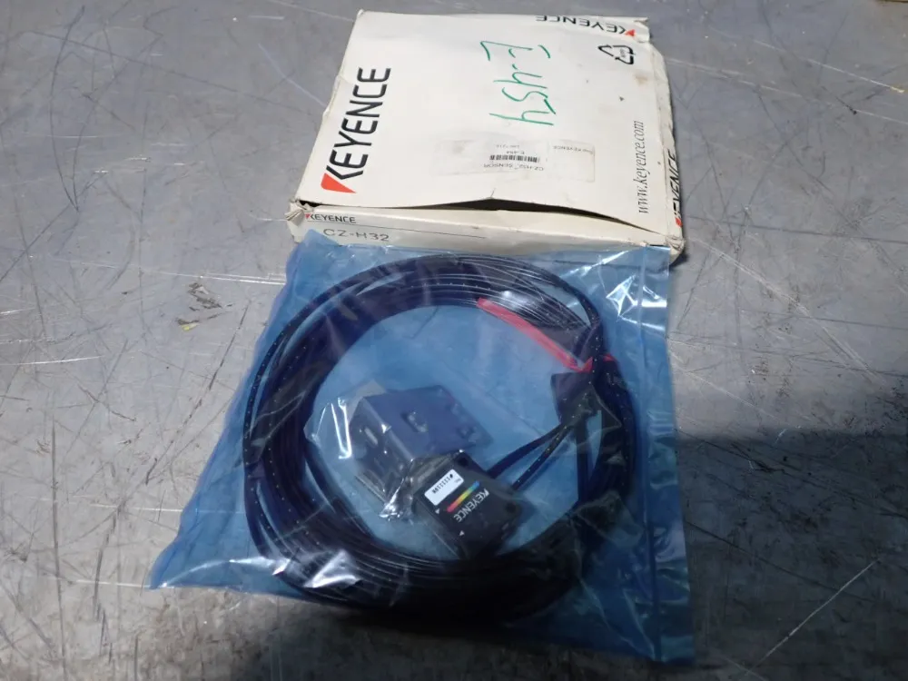 Keyence Sensor Head - Cz-h32